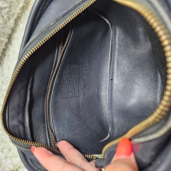 Vintage Coach Lewiston Dark Blue Made in USA Leather Bag - Picture 9 of 13